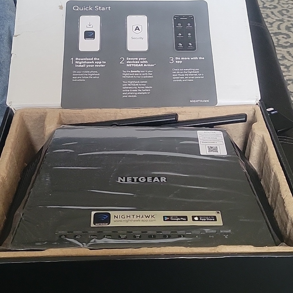 NIGHTHAWK Dual-Band WiFi Router,  1.75Gbps - Picture 13 of 13